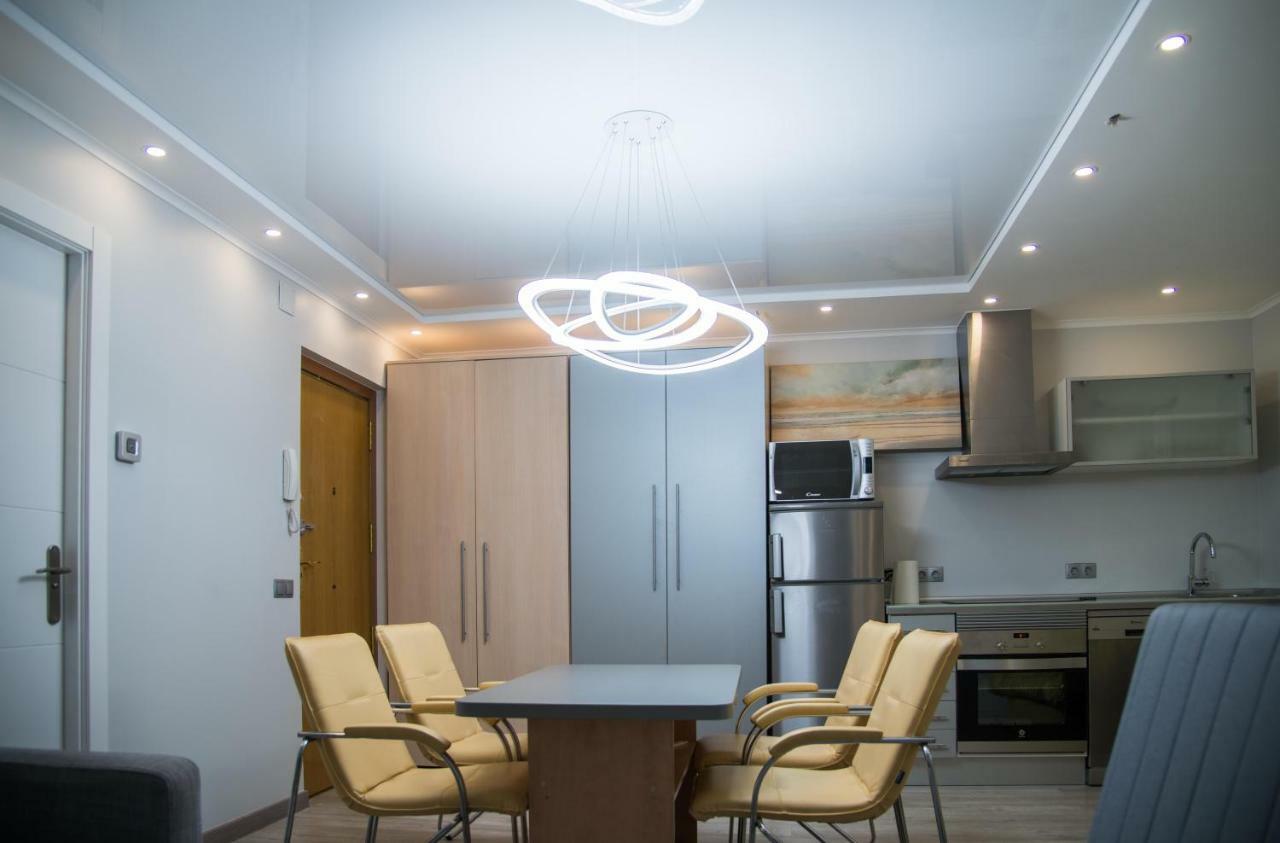 Camp Nou, Europa Fira - Modern Two-Bedroom Apartment With Heating L'Hospitalet de Llobregat Esterno foto